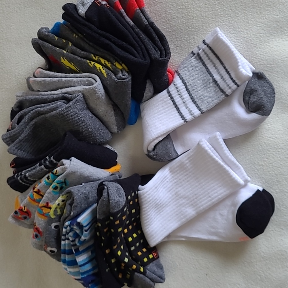 Kid's Assorted Crew Sicks 12 Pair Kb K Bell Colorful Fun Novelty Unisex Size 5-7